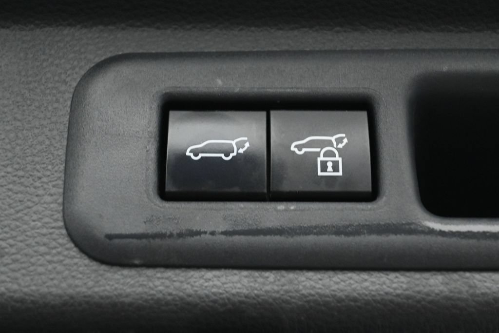 Certified 2025 Toyota Sequoia Platinum AWD/4WD image 34