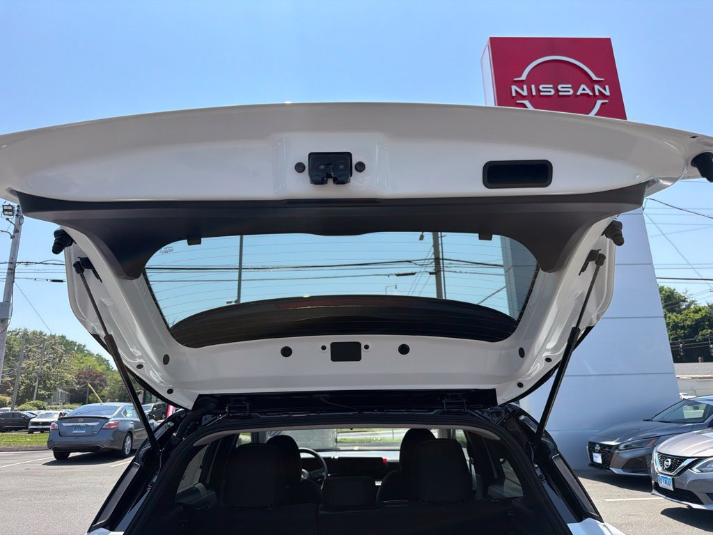 New 2026 Nissan Kicks SV w/ SV Premium Package AWD/4WD image 25
