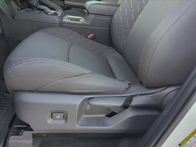 Certified 2025 Toyota Tacoma SR5 AWD/4WD image 16