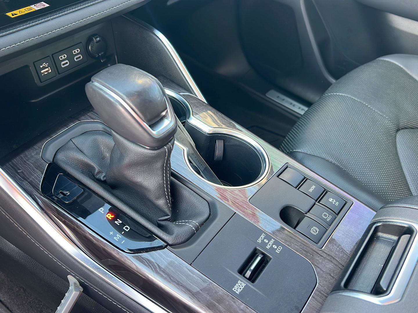 Used 2023 Toyota Highlander Limited image 28