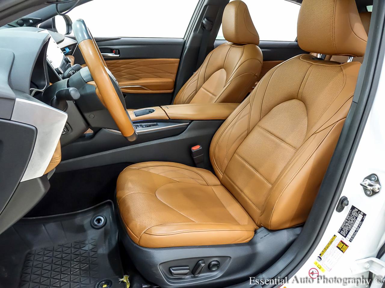 Used 2019 Toyota Avalon Limited image 3