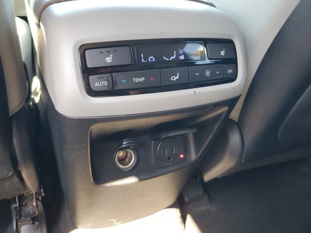 Used 2022 Hyundai Palisade SEL w/ 8P Bench Seat Package FWD image 16