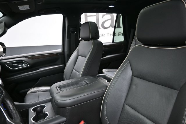 Used 2021 Chevrolet Tahoe Premier w/ Premium Package AWD/4WD image 17
