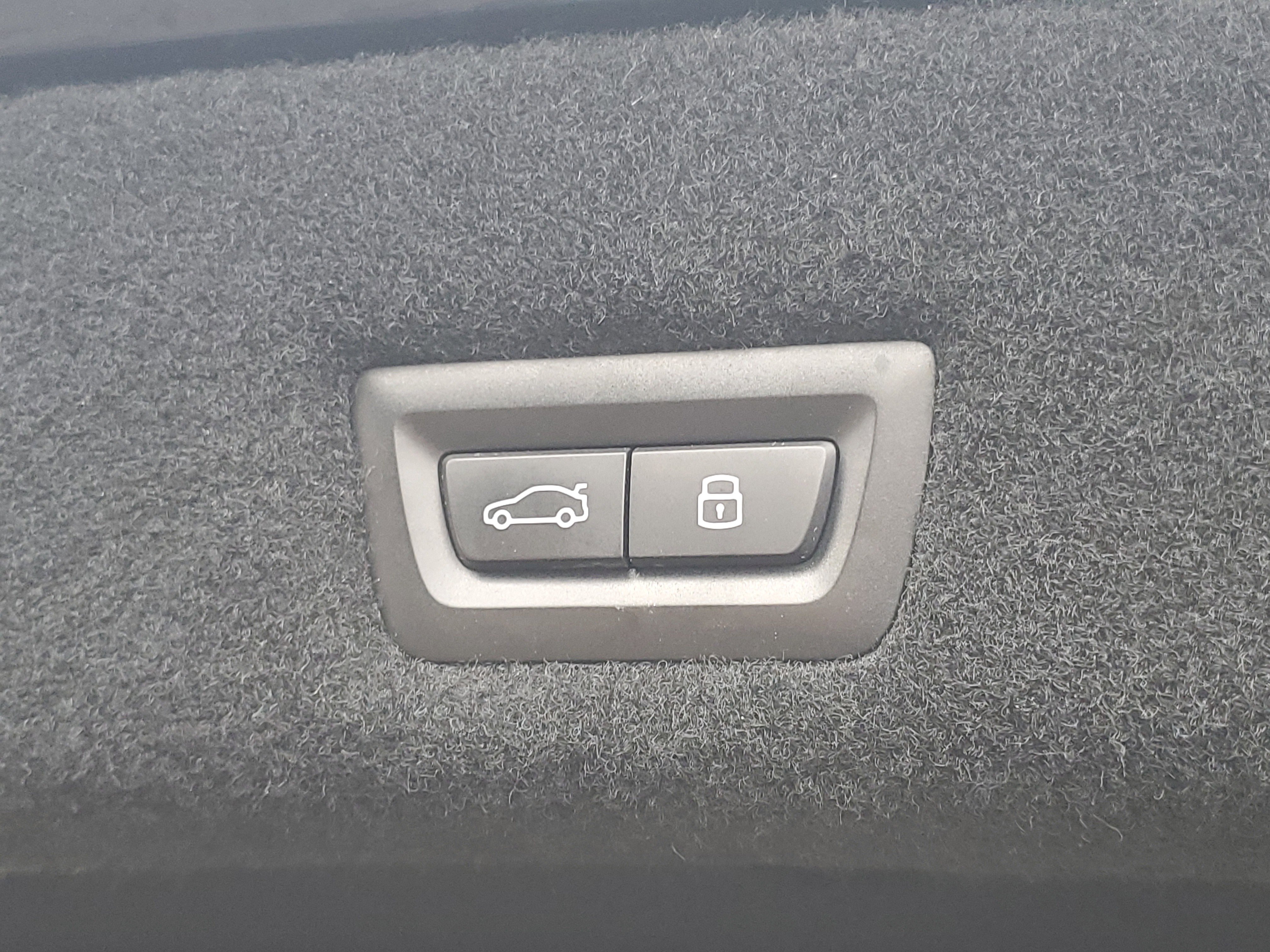 Used 2023 BMW 760i xDrive image 26