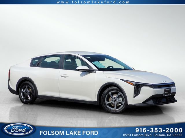 Used 2025 Kia K4 LXS image 1