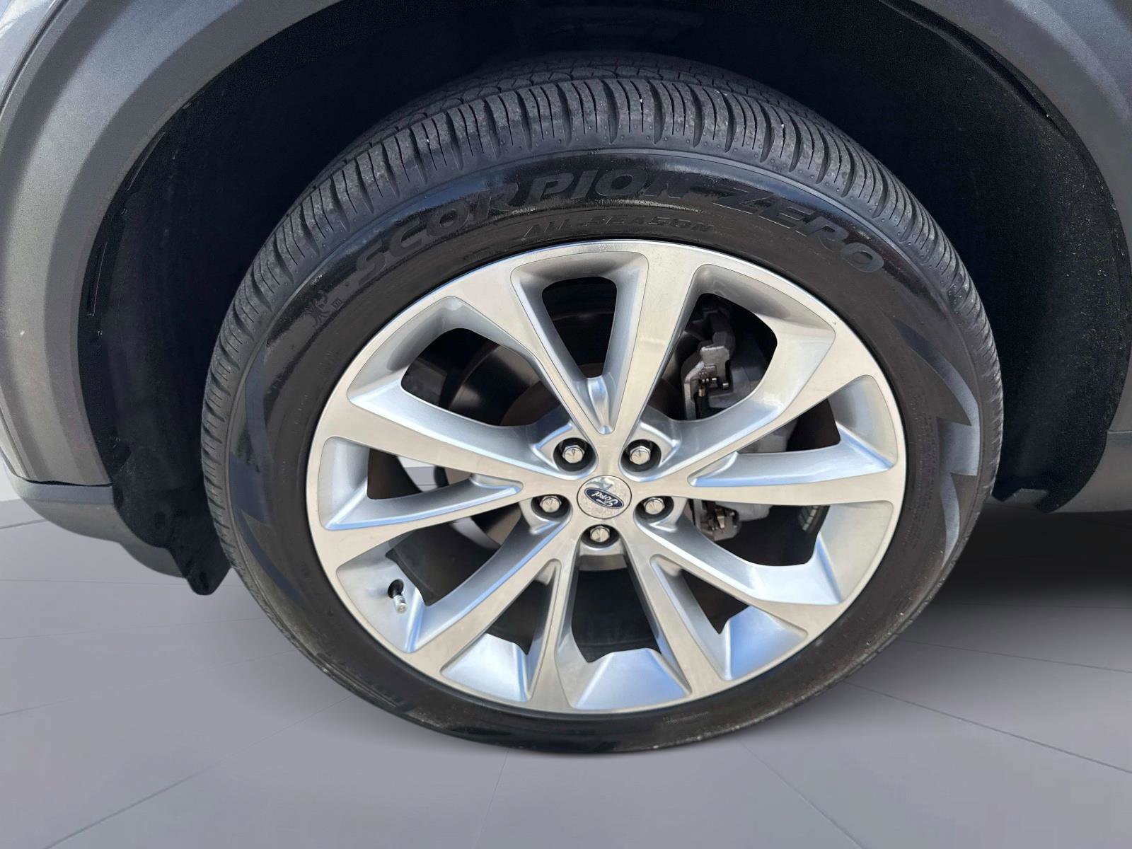 Used 2023 Ford Explorer Platinum w/ Technology Package image 11