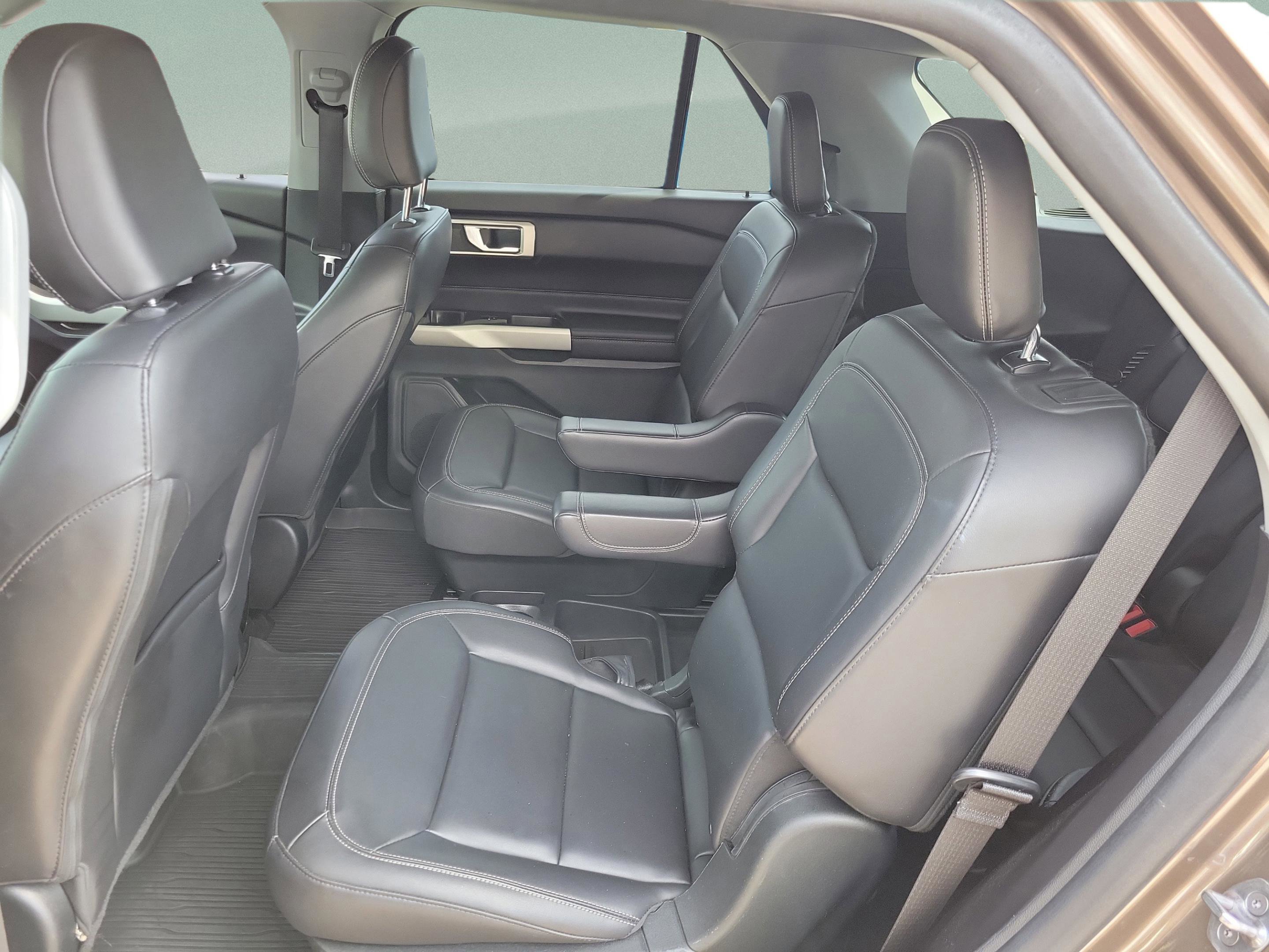 Used 2021 Ford Explorer XLT w/ Equipment Group 202A image 23