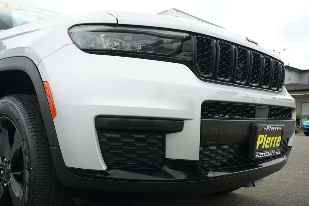 Used 2023 Jeep Grand Cherokee L Laredo AWD/4WD image 32