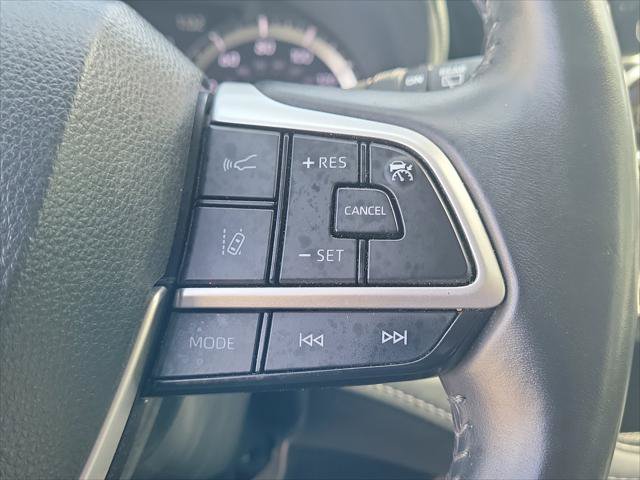 Used 2024 Toyota Highlander LE FWD image 24