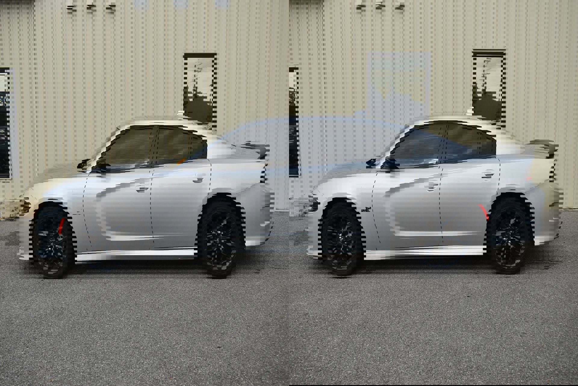 Used 2023 Dodge Charger R/T w/ Blacktop Package image 10