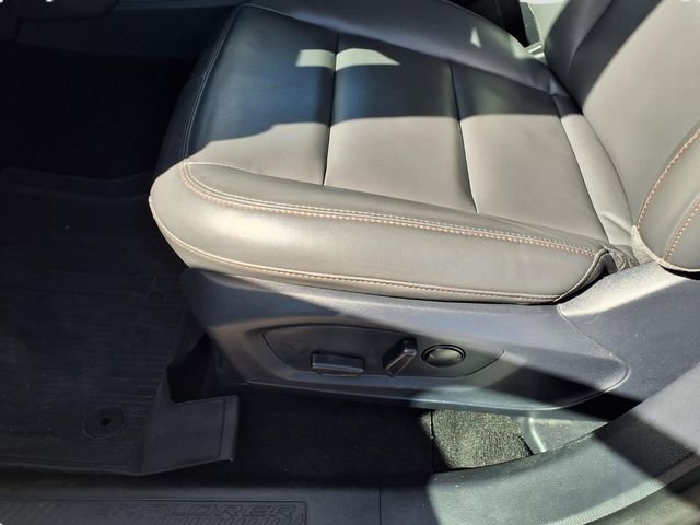 Used 2025 Ford Explorer Active w/ Active Comfort Package RWD image 16