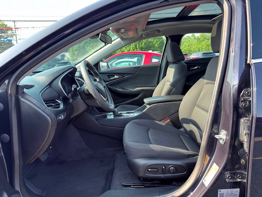 Used 2023 Chevrolet Malibu LT FWD image 15