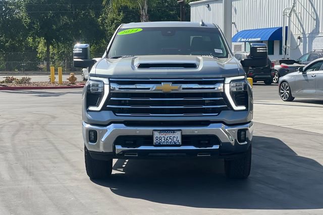 Used 2024 Chevrolet Silverado 2500 LTZ w/ LTZ Convenience Package AWD/4WD image 9