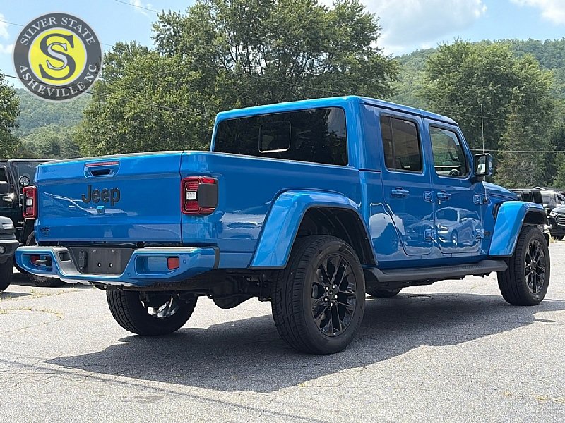 Used 2023 Jeep Gladiator Overland AWD/4WD image 6