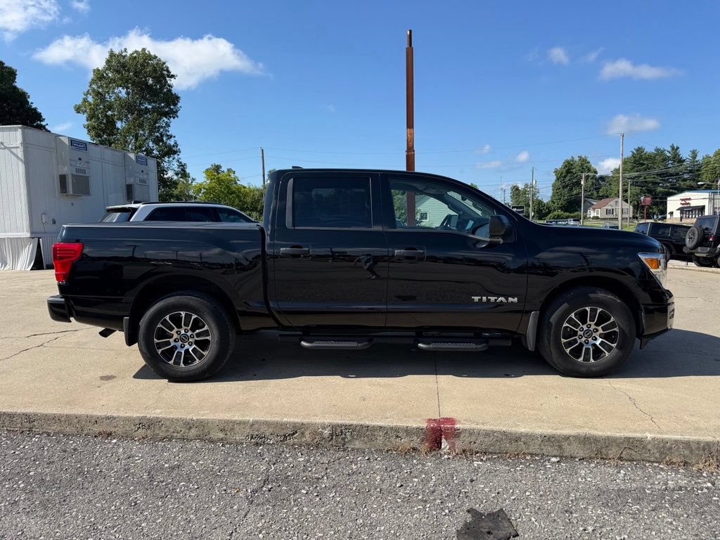 Used 2023 Nissan Titan SV w/ SV Convenience Package AWD/4WD image 5