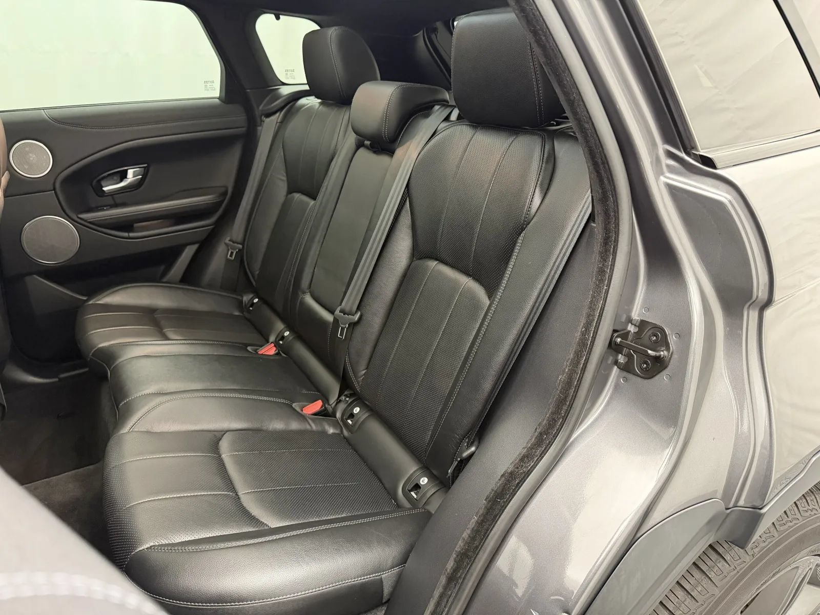 Used 2018 Land Rover Range Rover Evoque Landmark Edition AWD/4WD image 34