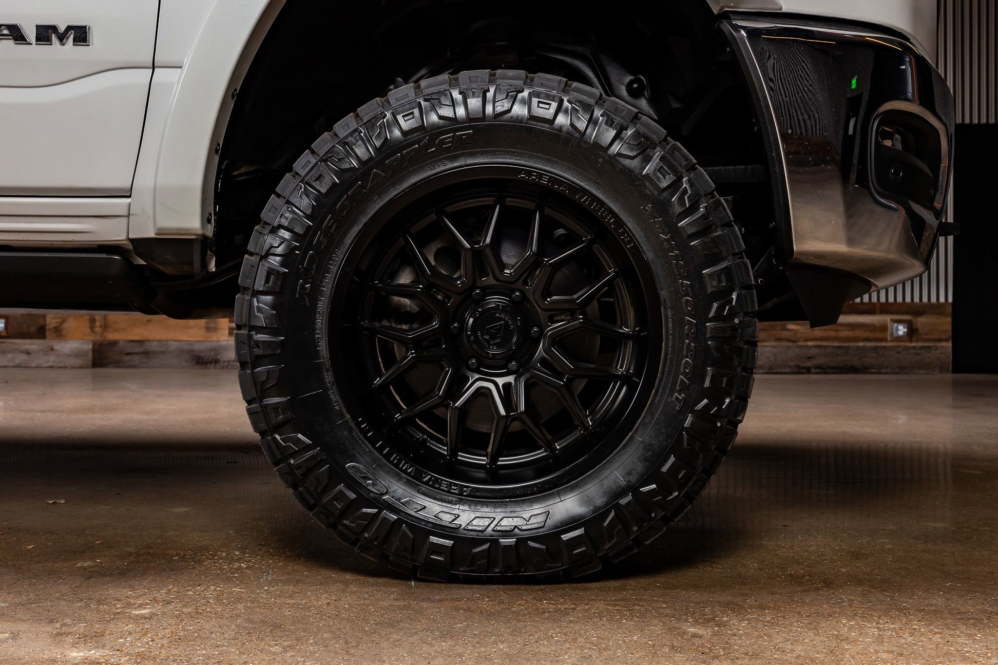 Used 2025 RAM 1500 Limited w/ Bed Utility Group image 12