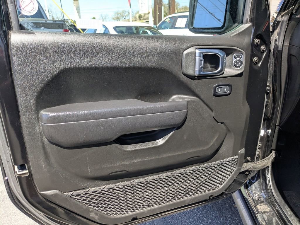 Used 2025 Jeep Wrangler Unlimited Rubicon image 14