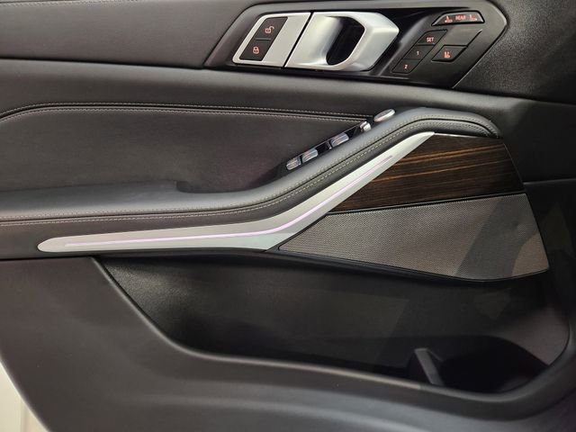 Used 2025 BMW X7 xDrive40i AWD/4WD image 24