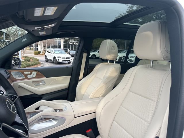 Used 2025 Mercedes-Benz GLS 450 4MATIC image 13