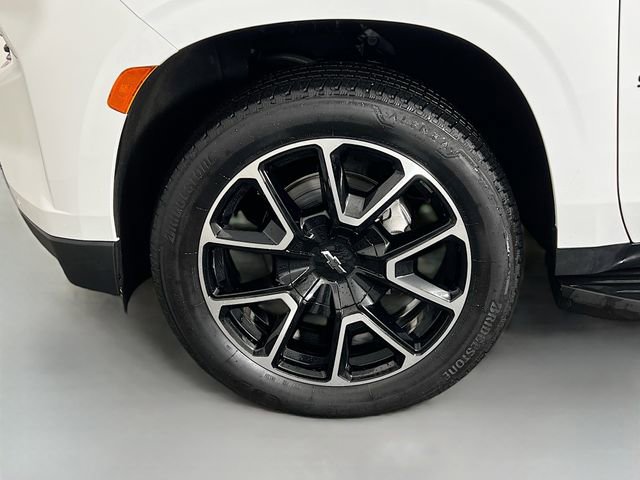 Used 2024 Chevrolet Suburban RST w/ Luxury Package image 29