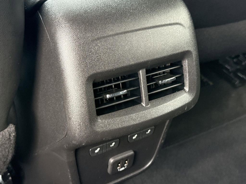 Used 2022 Chevrolet Equinox Premier image 19