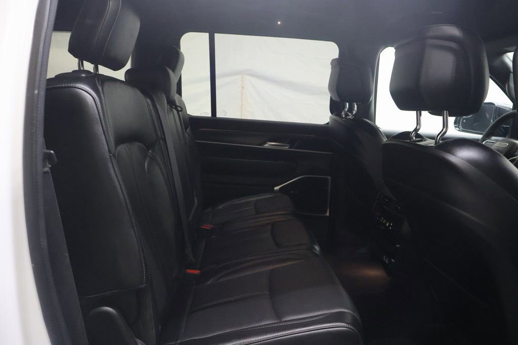 Used 2024 Jeep Wagoneer Series II w/ Flexible Seating Group image 14