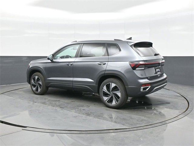 New 2026 Volkswagen Taos SE image 5