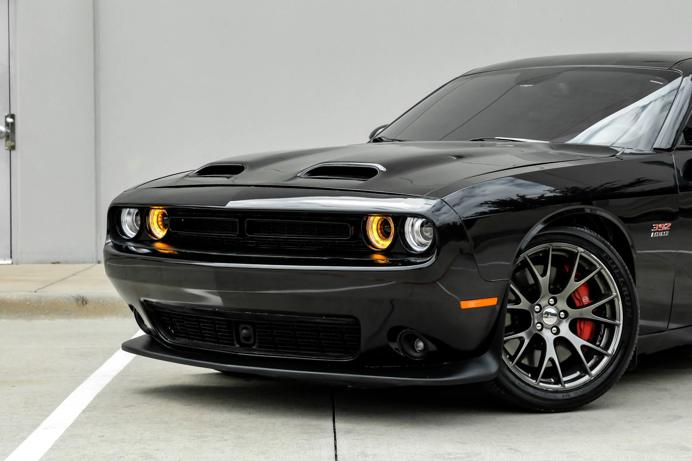 Used 2015 Dodge Challenger SRT w/ Technology Group RWD image 8