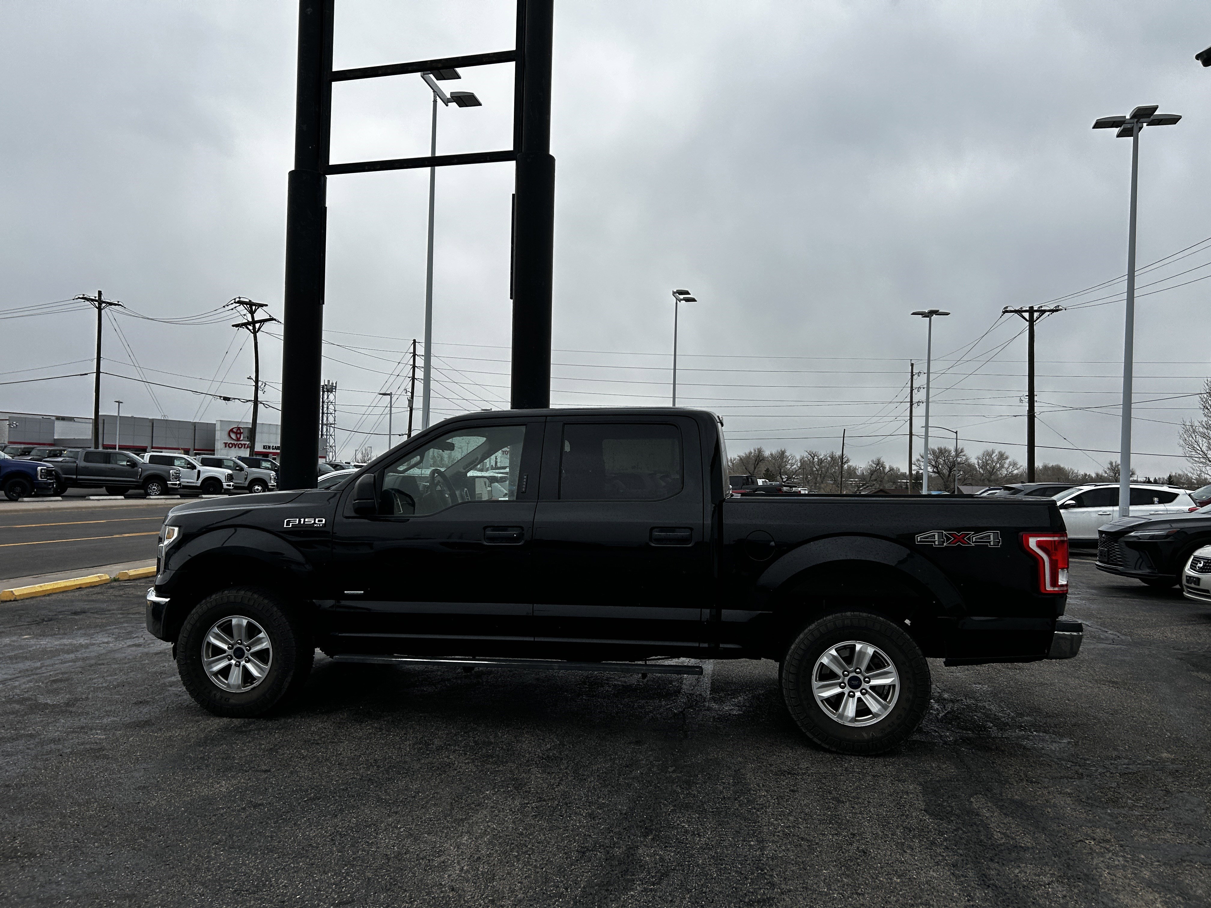 Used 2016 Ford F150 XLT image 2