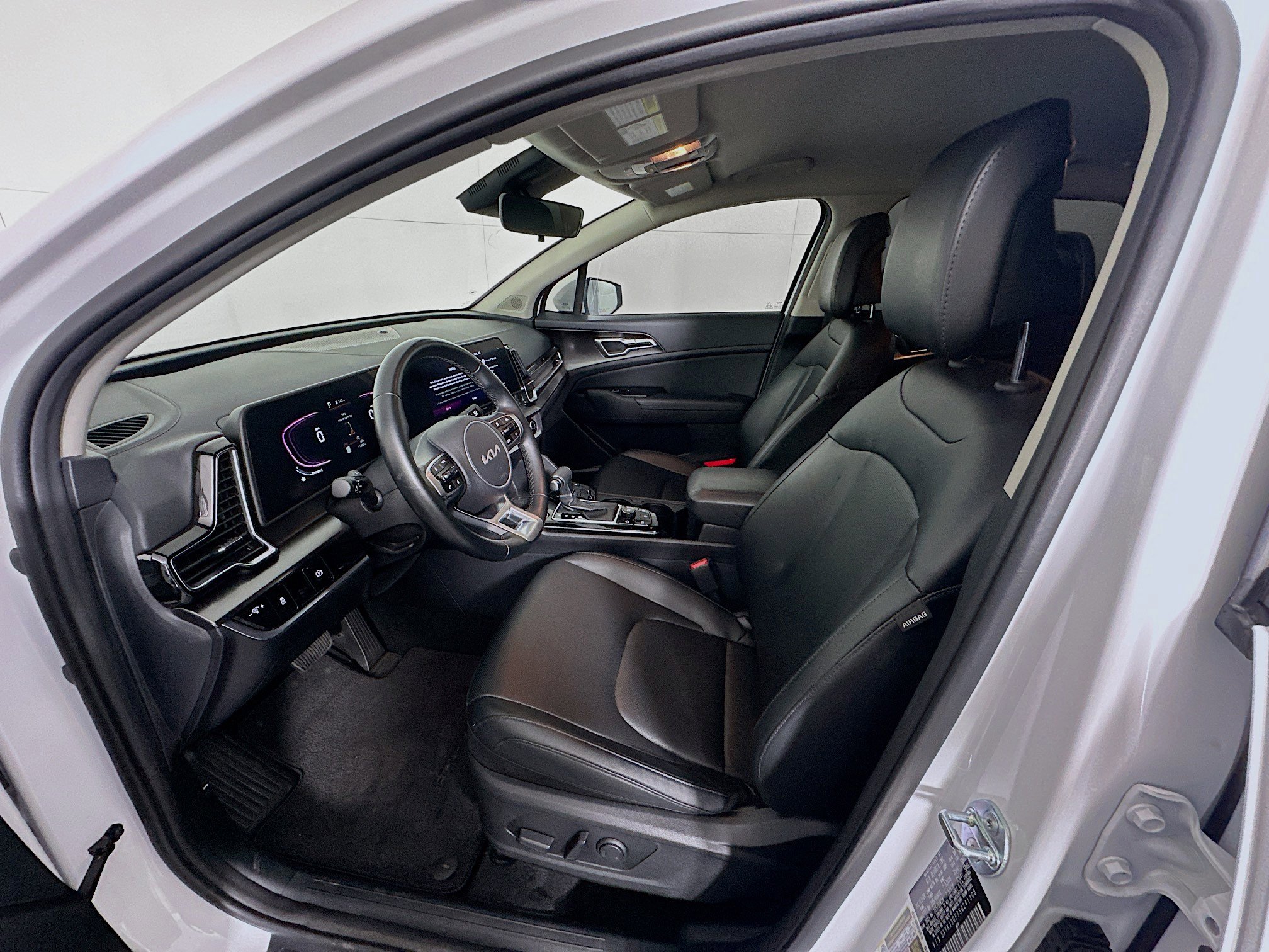 Used 2025 Kia Sportage EX image 13