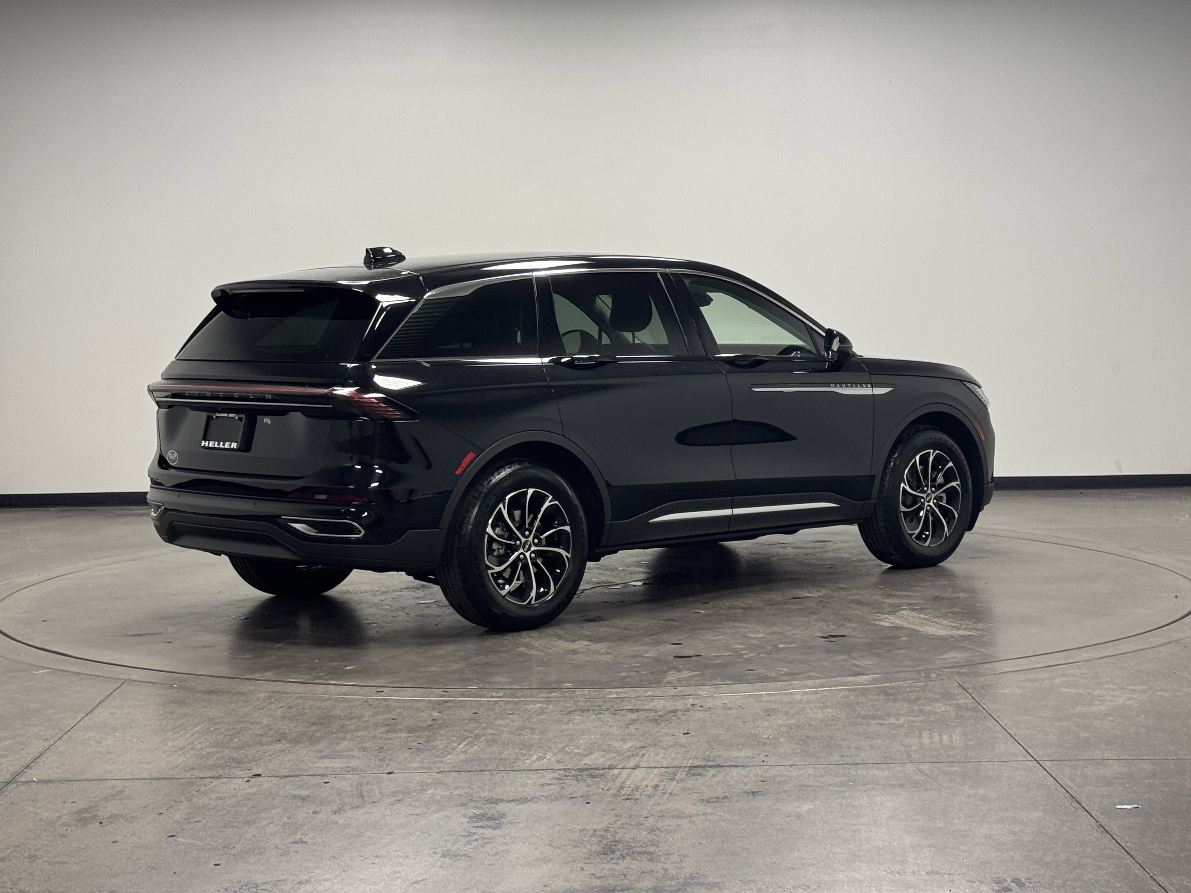 New 2026 Lincoln Nautilus Premier image 8