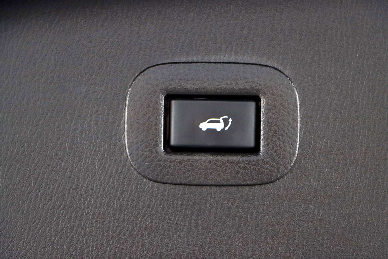 Used 2023 INFINITI QX80 Luxe w/ Cargo Package RWD image 34
