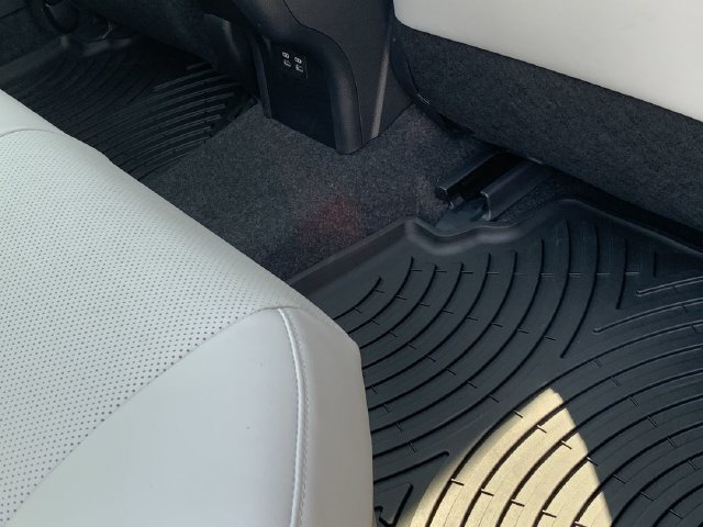 Used 2023 Toyota Prius Limited FWD image 37