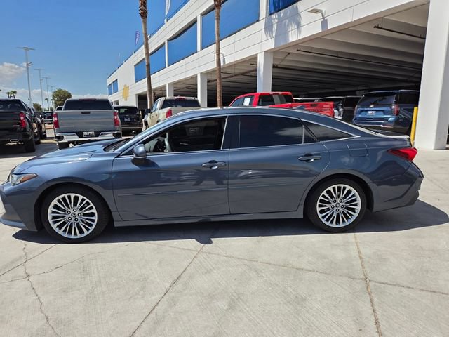 Used 2019 Toyota Avalon Limited w/ Advanced Safety Package FWD image 3