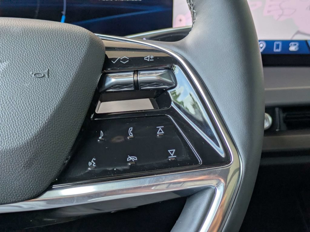 New 2027 Cadillac Vistiq Sport w/ LPO, Floor Liner Package AWD/4WD image 29