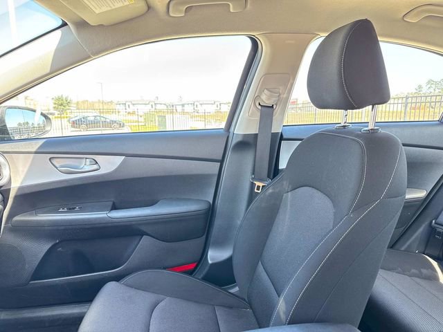 Used 2023 Kia Forte LX image 22