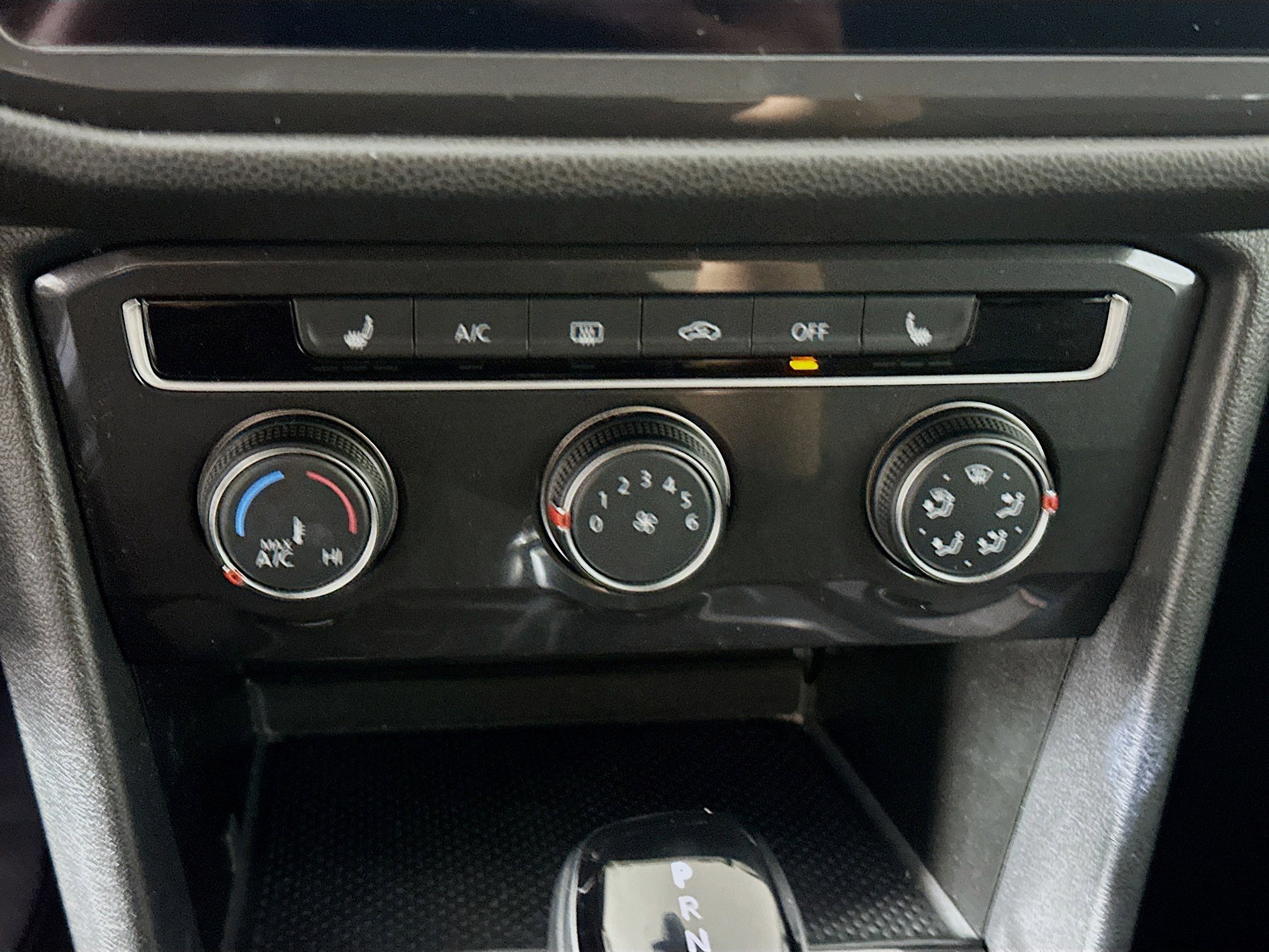 Used 2024 Volkswagen Tiguan Wolfsburg Edition image 23