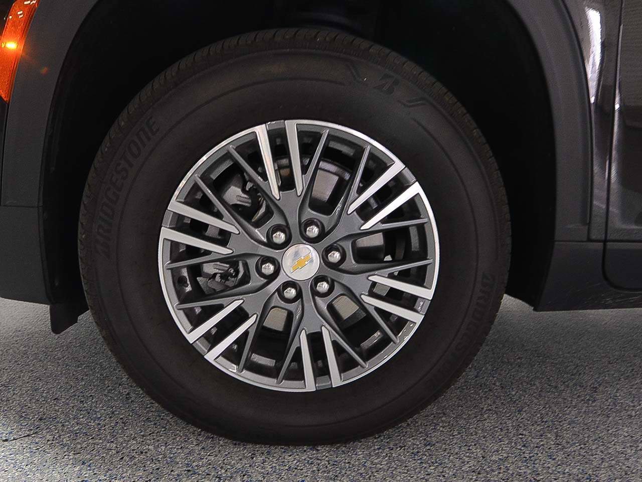 Used 2025 Chevrolet Traverse LT image 5