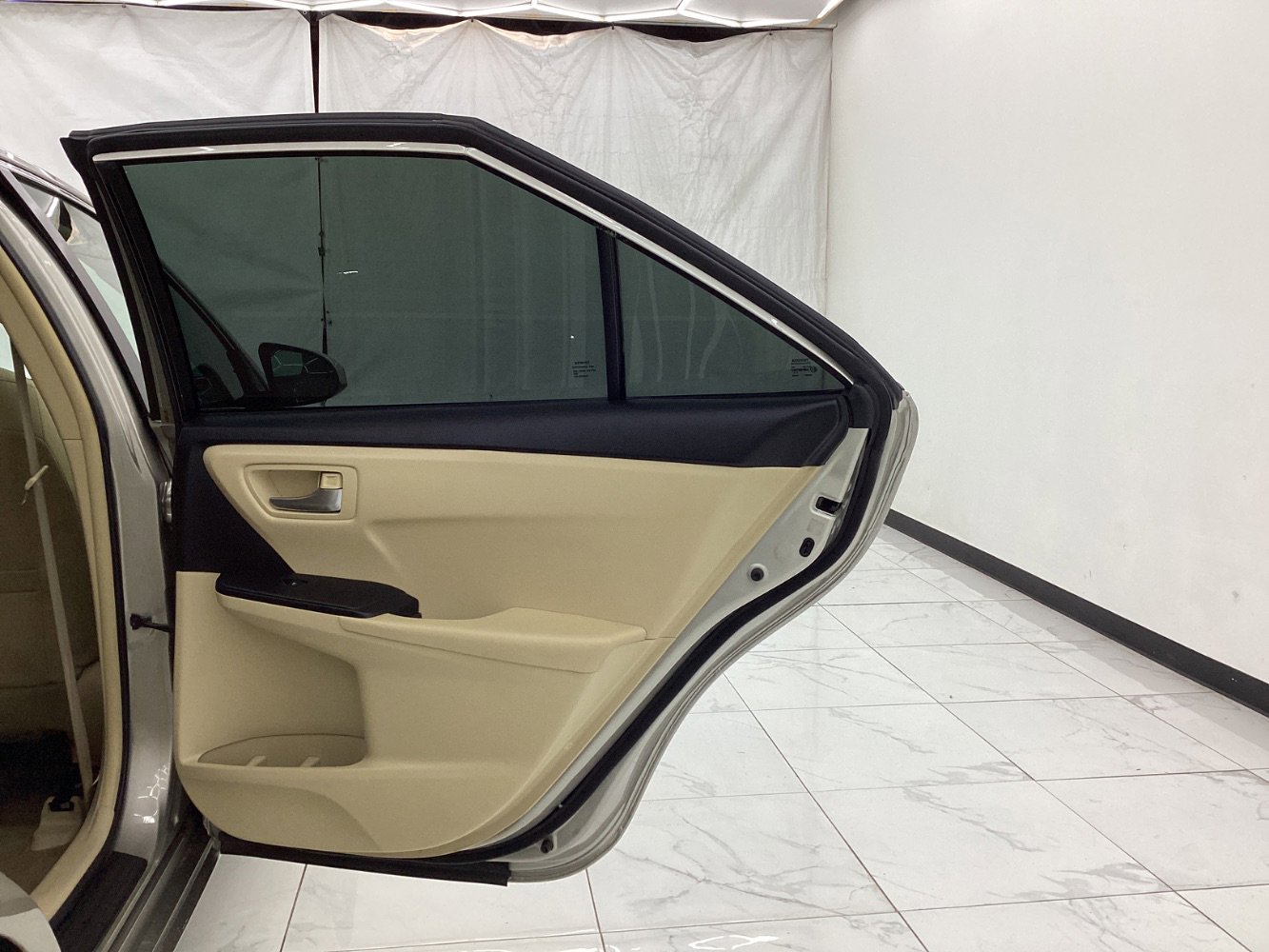 Used 2015 Toyota Camry LE FWD image 25