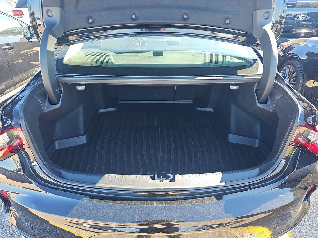 Used 2021 Acura TLX w/ Technology Package image 4