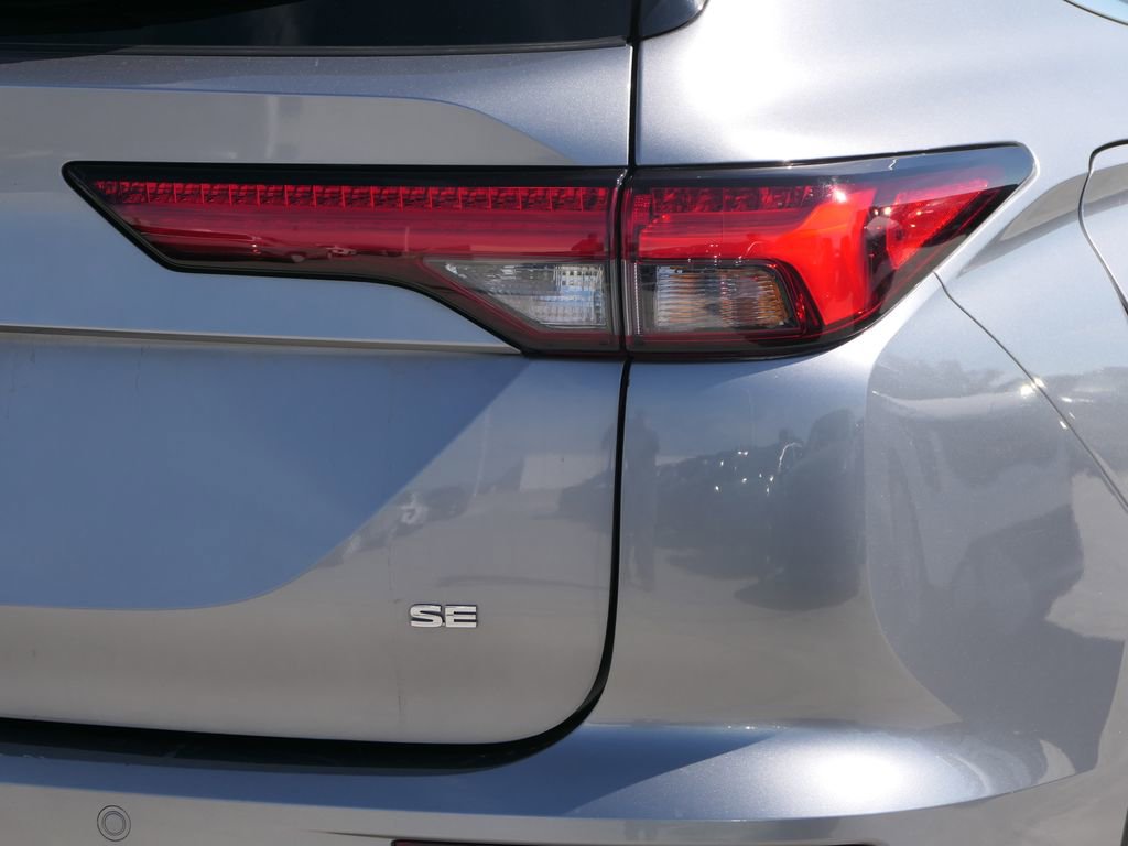 Used 2024 Mitsubishi Outlander SE AWD/4WD image 5