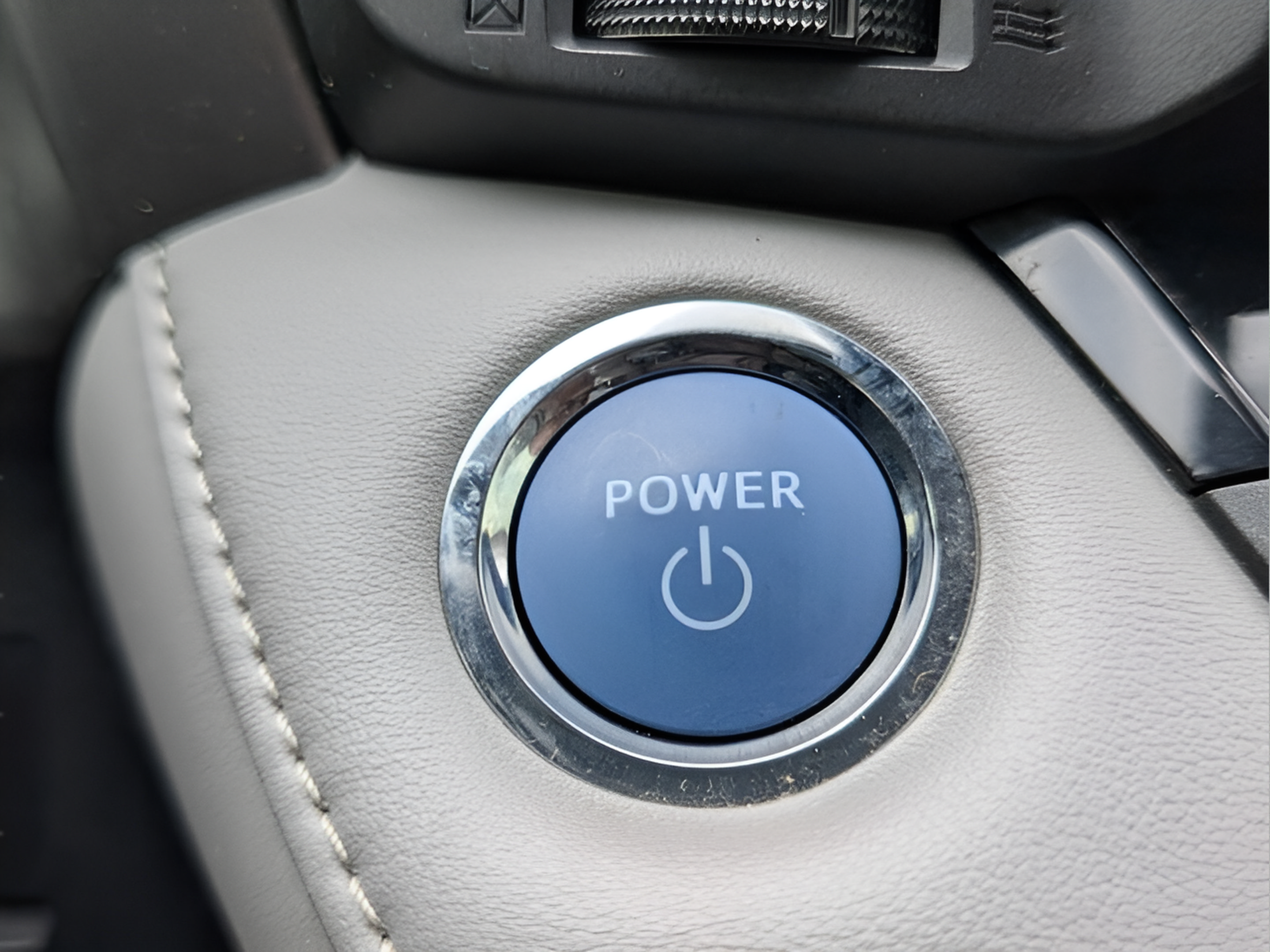 Used 2017 Toyota RAV4 Limited AWD/4WD image 18