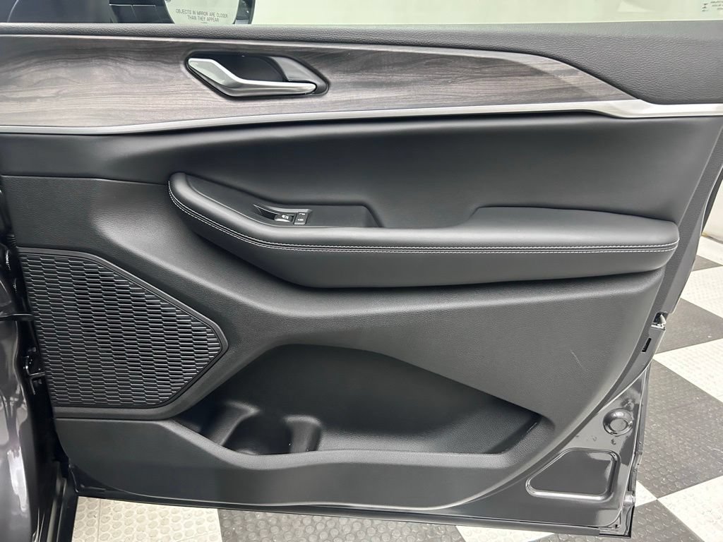 New 2026 Jeep Grand Cherokee L 4WD image 18