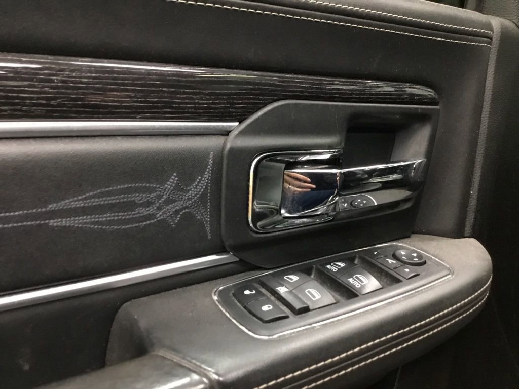 Used 2018 RAM 3500 Laramie Longhorn image 8