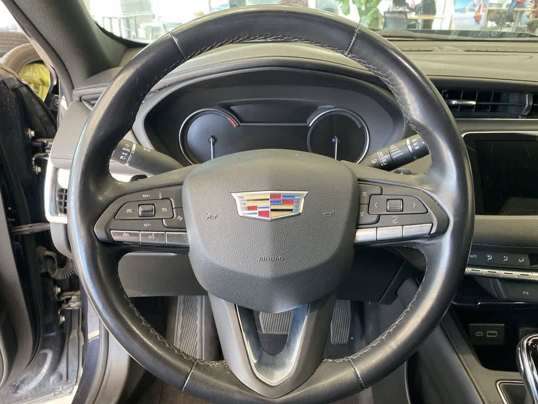 Used 2023 Cadillac XT4 Premium Luxury AWD/4WD image 17