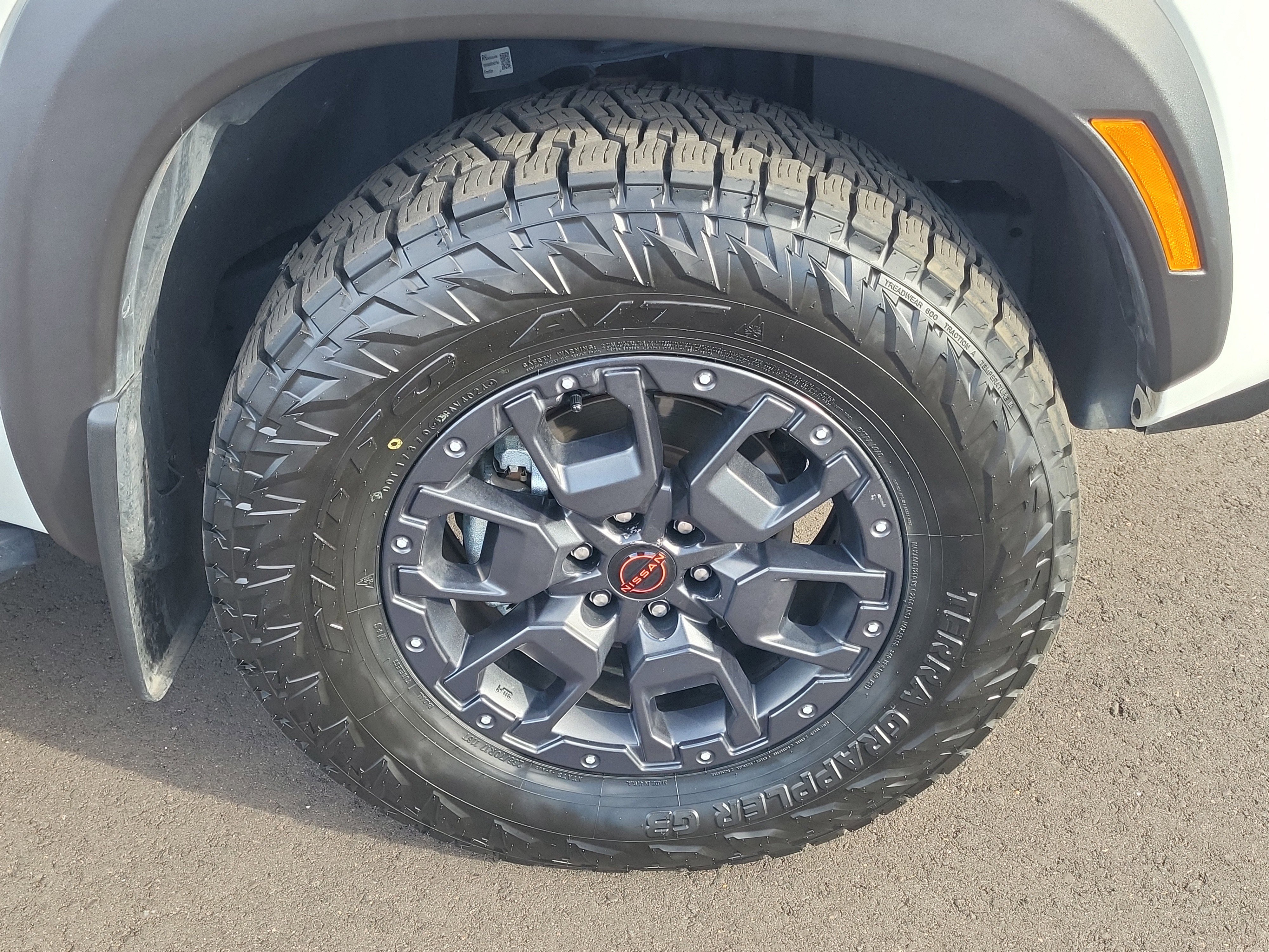 Used 2022 Nissan Frontier PRO-4X w/ Pro-4X Premium Package image 8