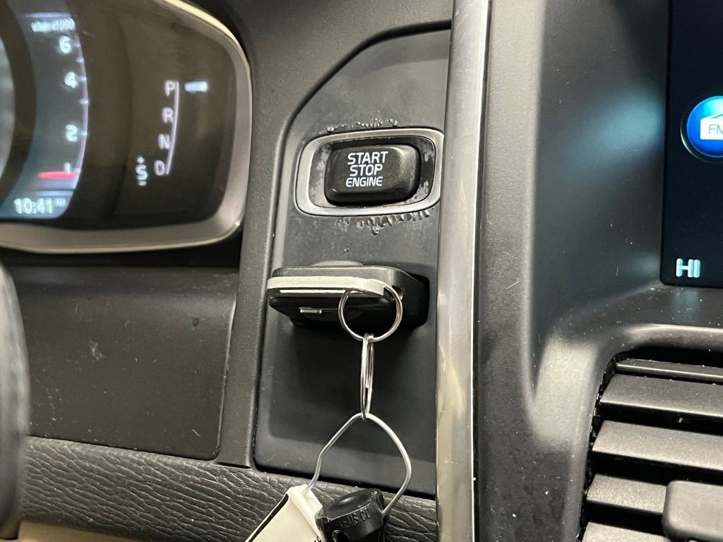 Used 2016 Volvo XC60 T5 Premier image 13