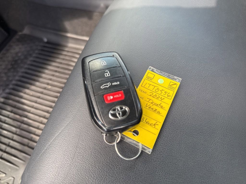 Used 2024 Toyota Venza Nightshade AWD/4WD image 36