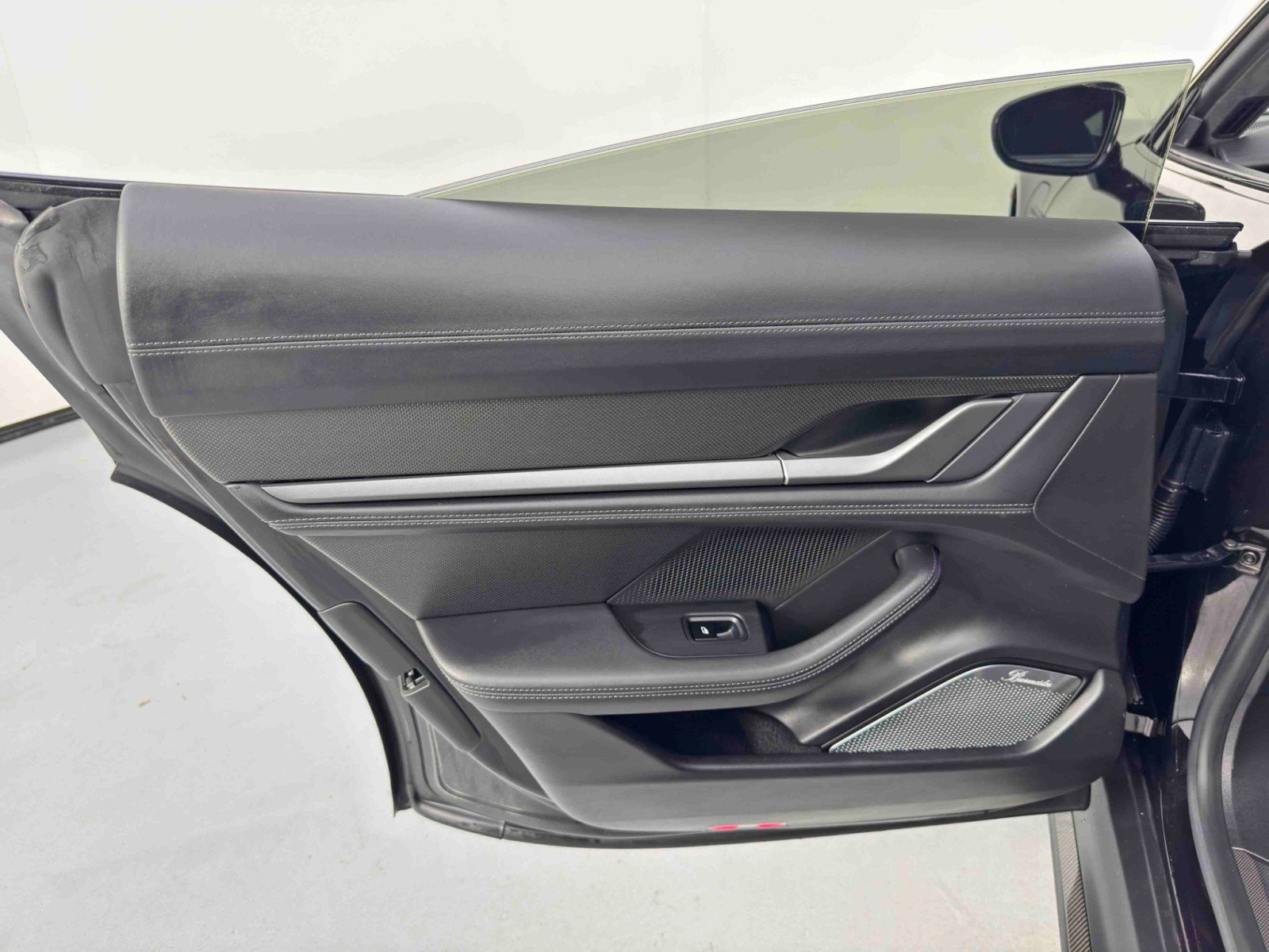 Used 2021 Porsche Taycan Turbo S image 45